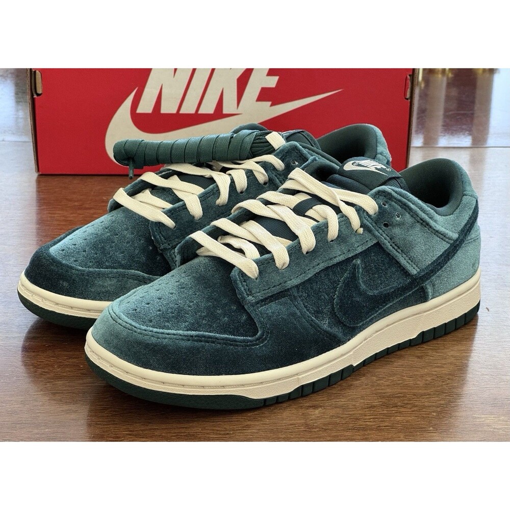 Women’s 7 Nike Dunk Low Velvet Dark Atomic Teal DZ5224-300 NIB